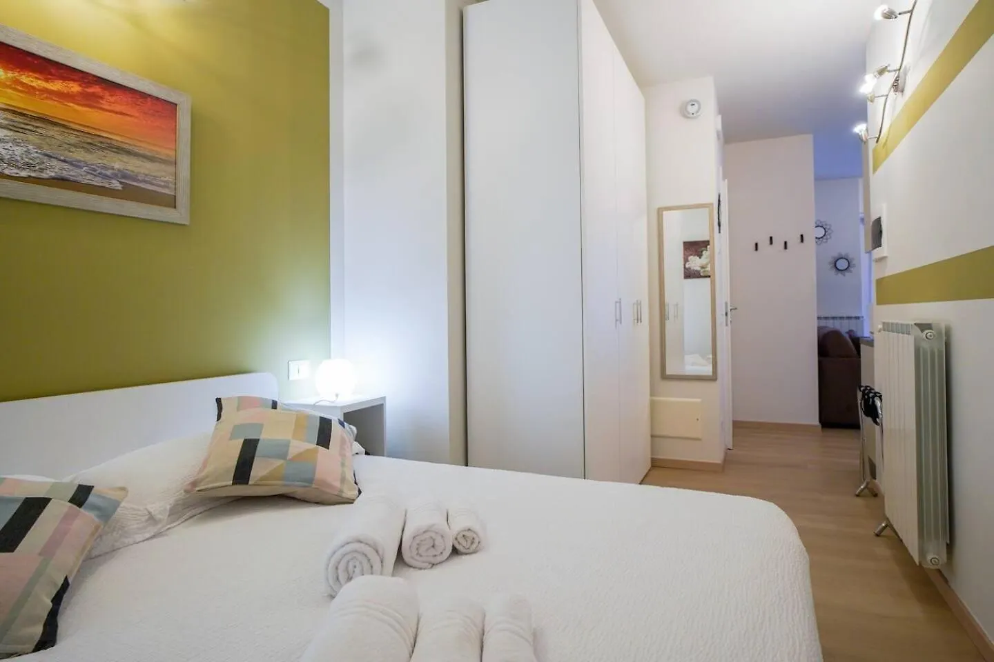 Gelsomino Suite Leonardo Academy, Mxp & Laghi Sesto Calende 0*,  Italy