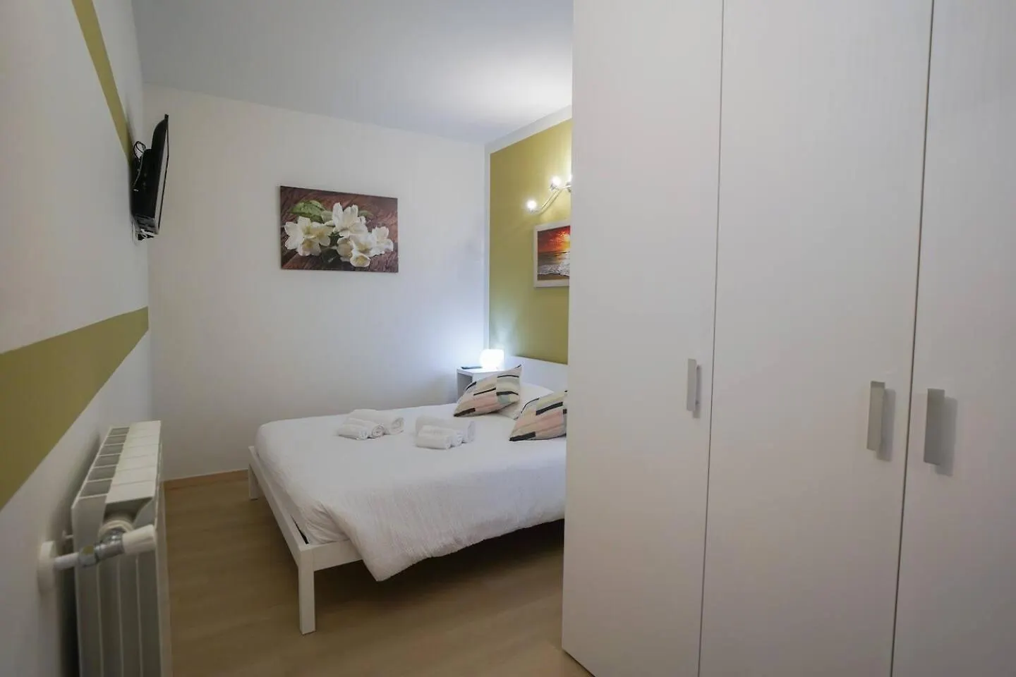 Apartment Gelsomino Suite Leonardo Academy, Mxp & Laghi Sesto Calende Italy