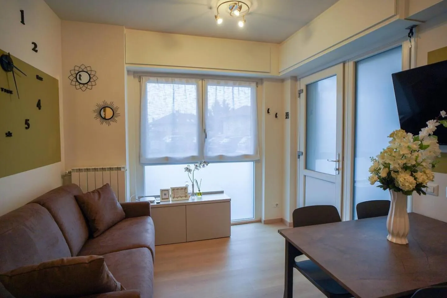 Apartment Gelsomino Suite Leonardo Academy, Mxp & Laghi Sesto Calende Italy